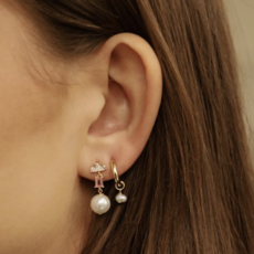 Karma Jewelry Karma Jewelry oorbellen A171GP Earrings pixie Hinged hoops pearl 925 silver gold plated  1,2 CM