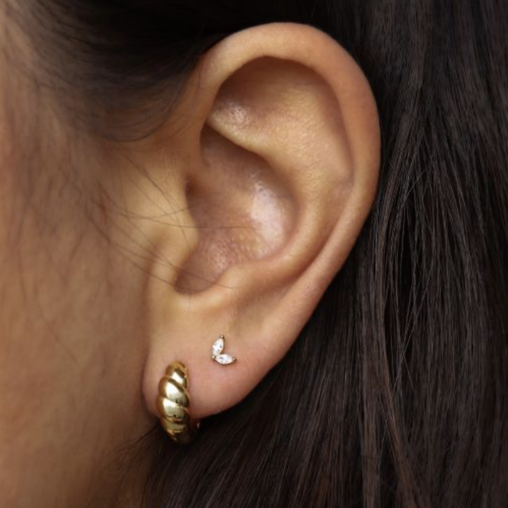 Karma Jewelry Karma Jewelry oorbellen H628GP Earrings hoops Svea croissant 925 silver gold plated 14 MM