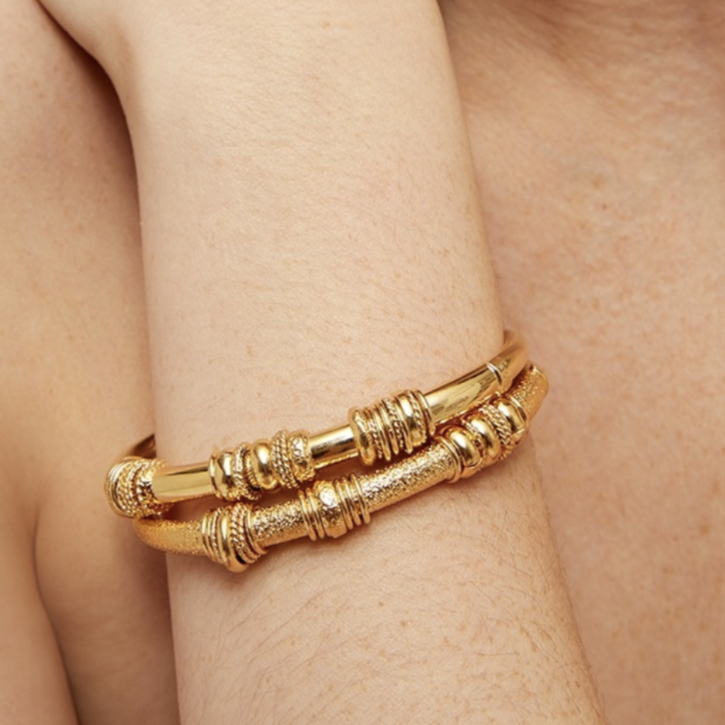 Gas Bijoux Jewelry Gas Bijoux armband 498357 Bracelet Maranzana hammered gold - W 1 CM - Circumference 14,5 CM