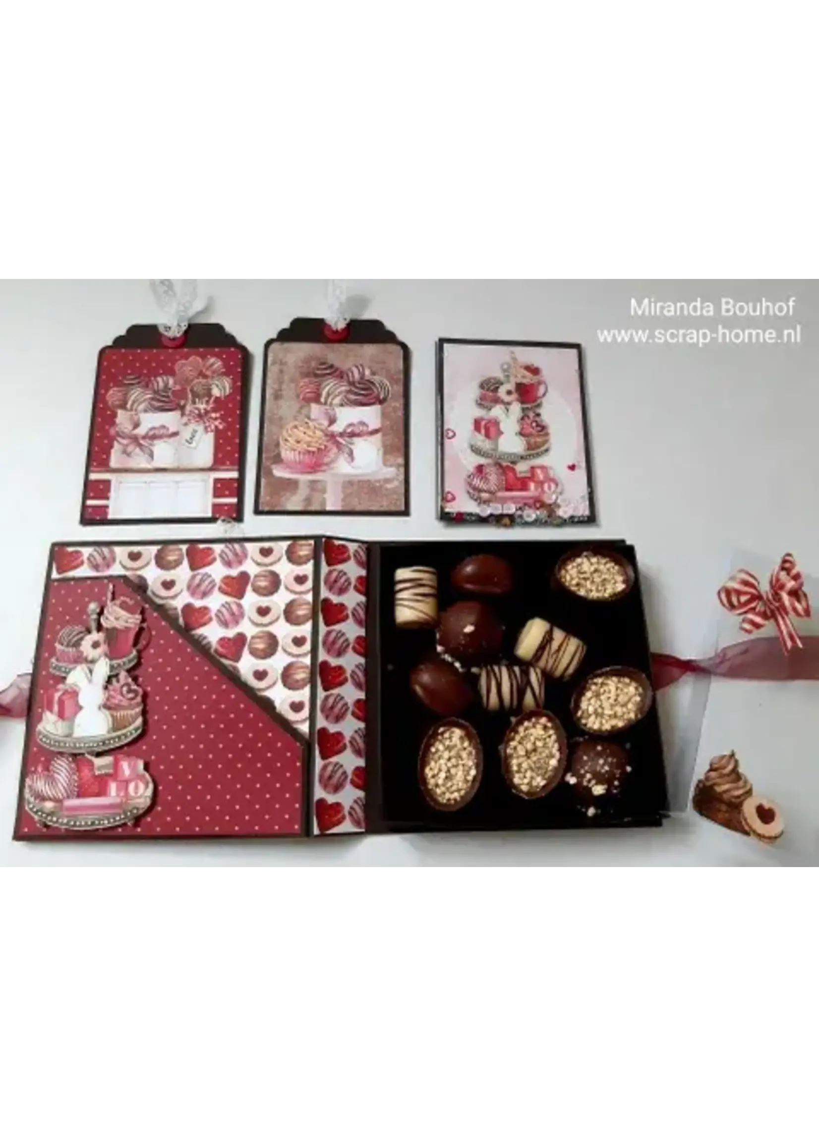 Bonbondoosje in kaart met labels en schudkaartje