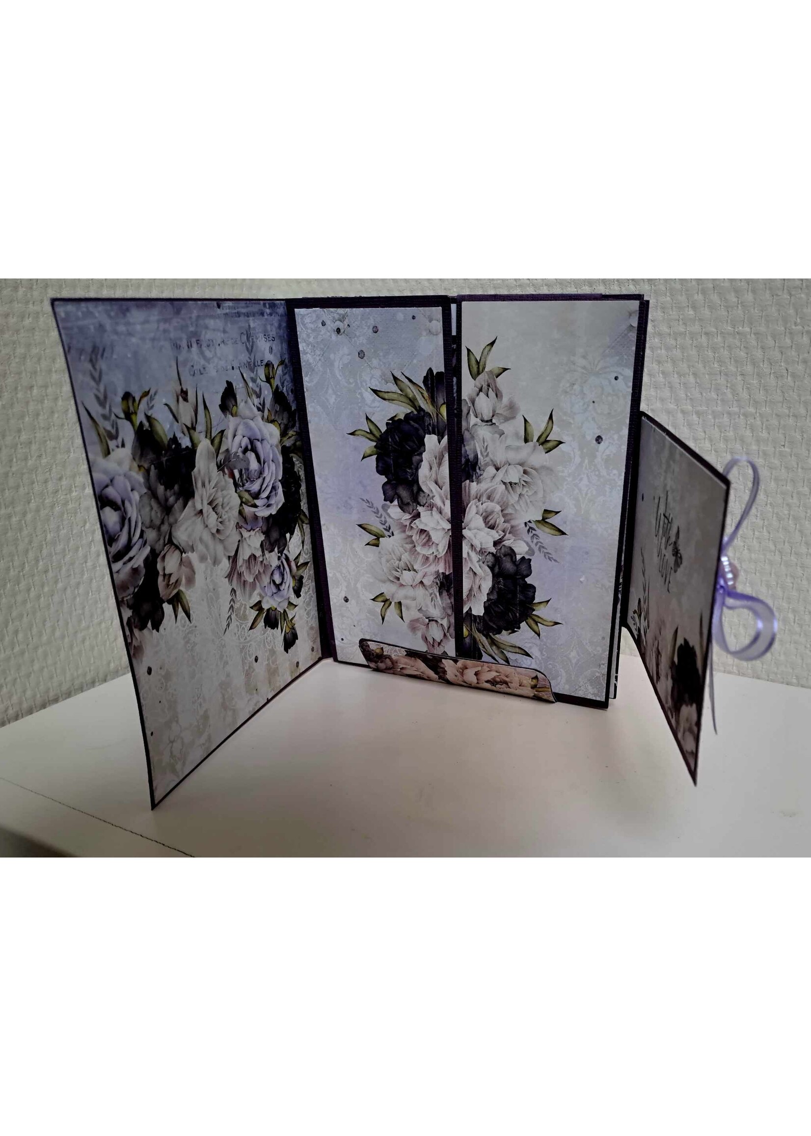 Scrap@Home Kaart met Klepjes en Vensters
