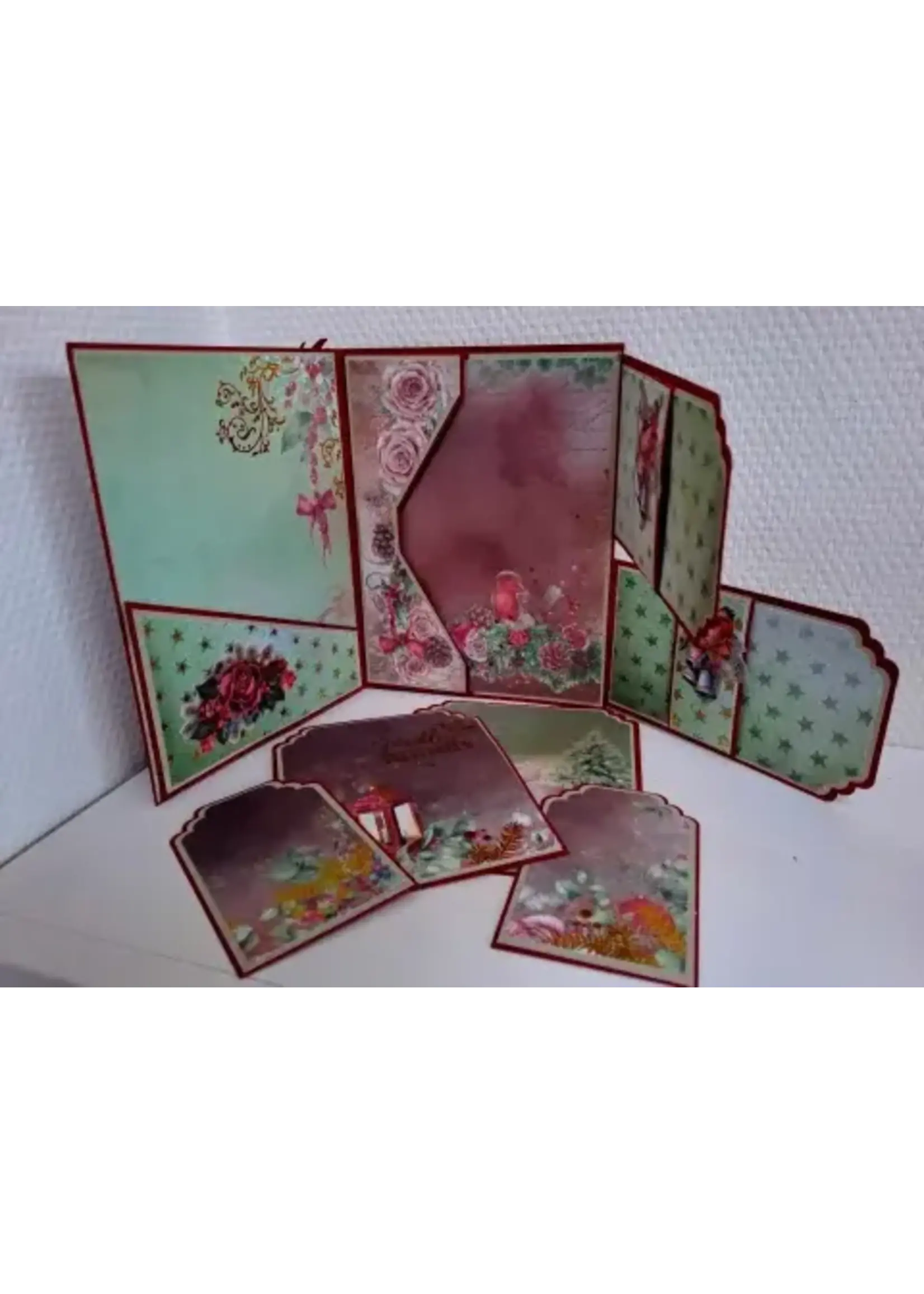 Scrap@Home Kerstkaart met uitklappende pockets.