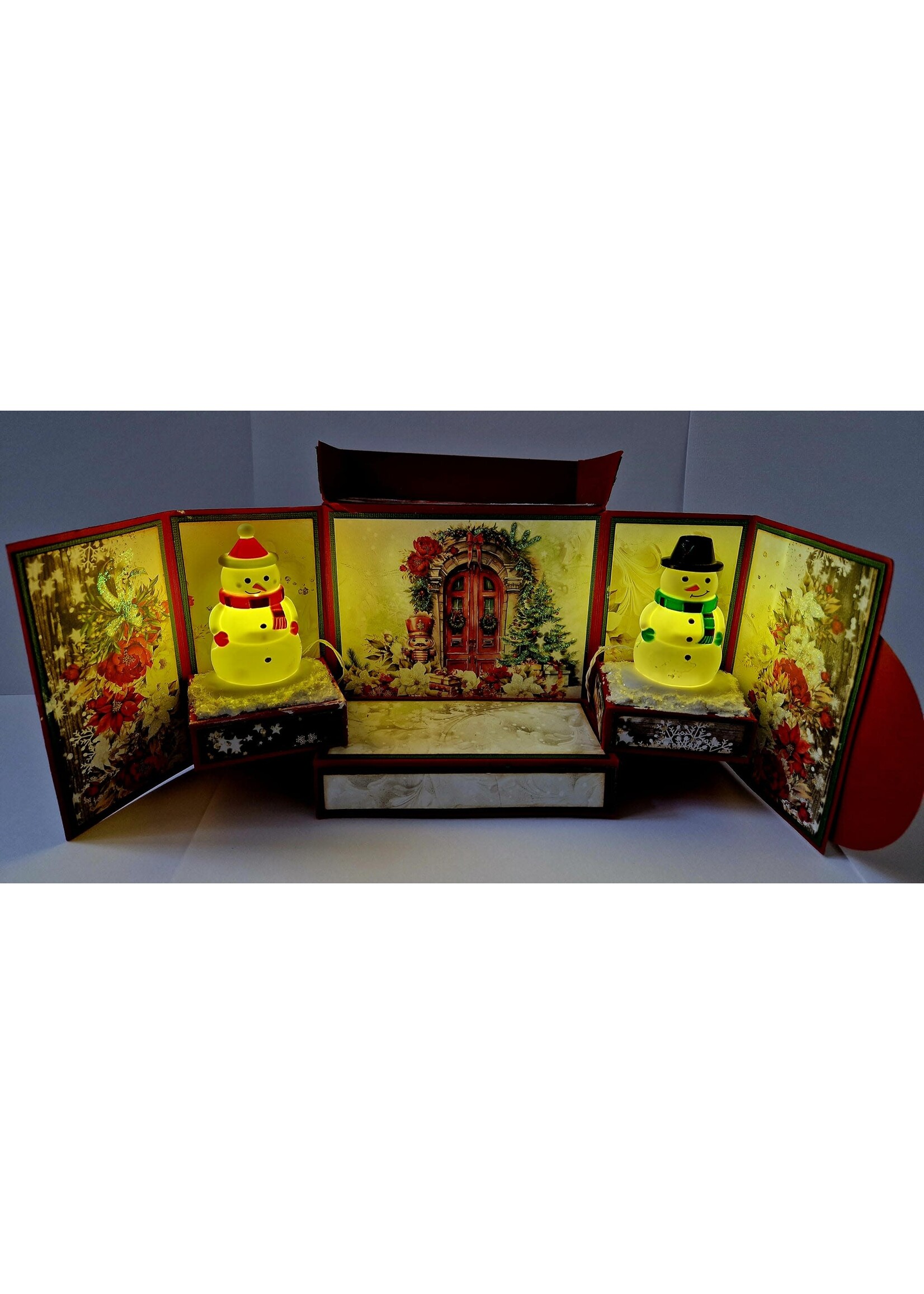 Cadeau box met verlichte sneeuwpopjes