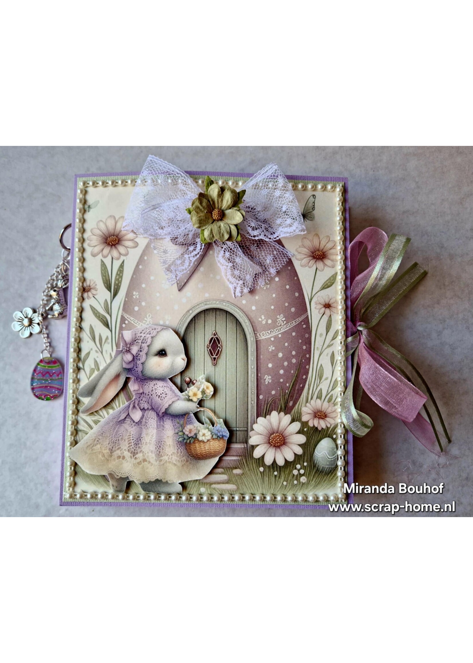 Paaskaart met bedels en doosje eitjes Miranda