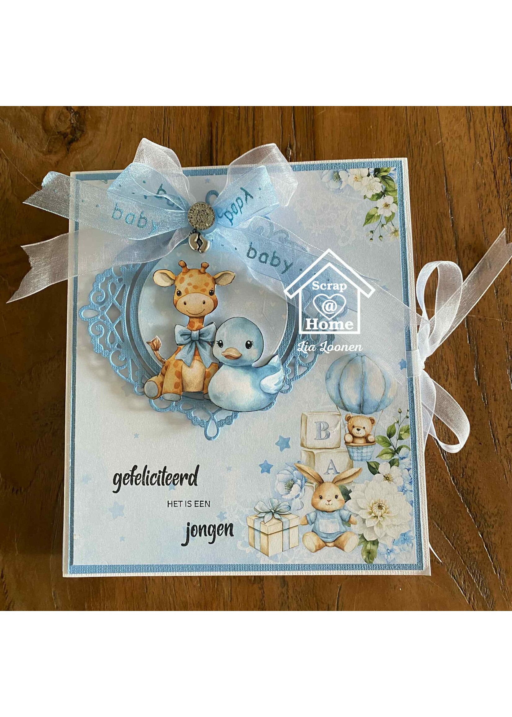 Baby kaart met doosje voor rompertje ontwerp Miranda Kaart gemaakt door Lia