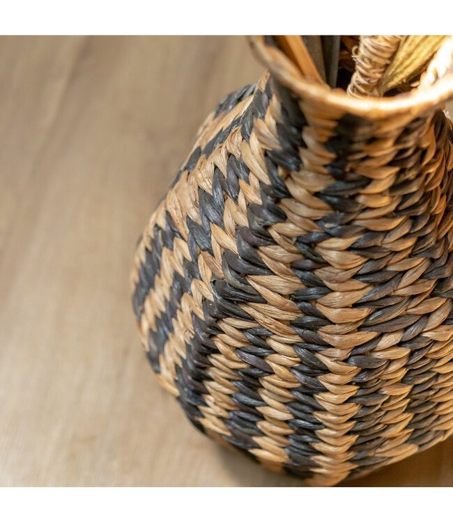 Soeji Geweven Boho Vaas DAYANA zwart gemaakt van Waterhyacint