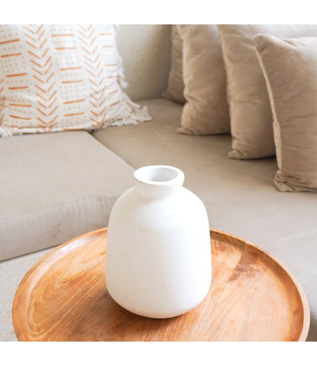 Soeji Vaas Witte kleine ronde decoratieve vaas voor gedroogde of verse bloemen, handgegoten uit klei met BAWA