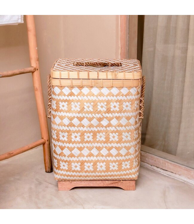 Soeji Wasmand met deksel DARI Handgeweven van bamboe met een beige wit zigzagpatroon