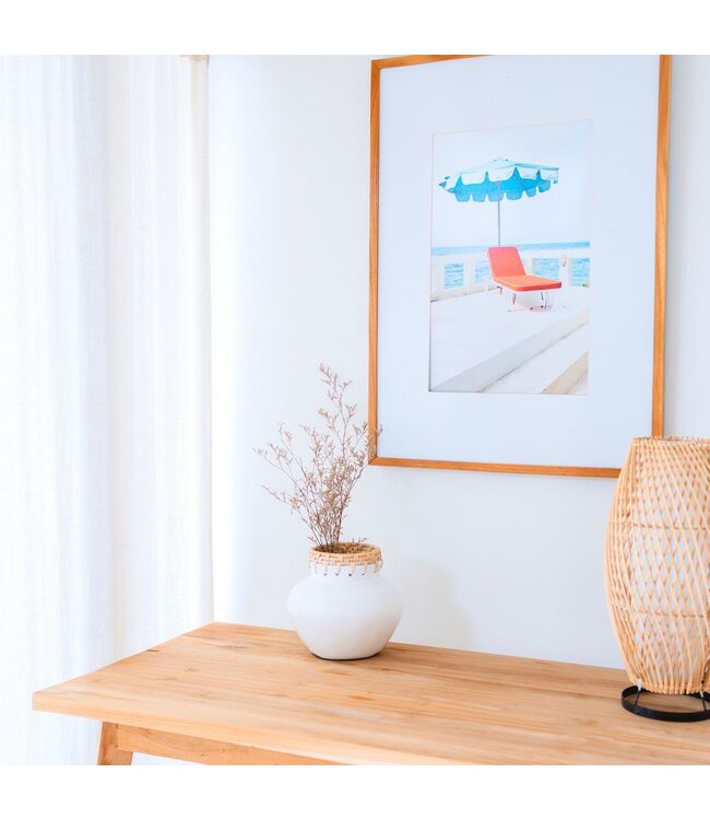 Soeji Witte vaas – decoratieve vaas rond – kleine vaas voor gedroogde bloemen – handgemaakte kleivaas – bloemenvaas van klei en rotan (Ø 23 cm) TUBAN