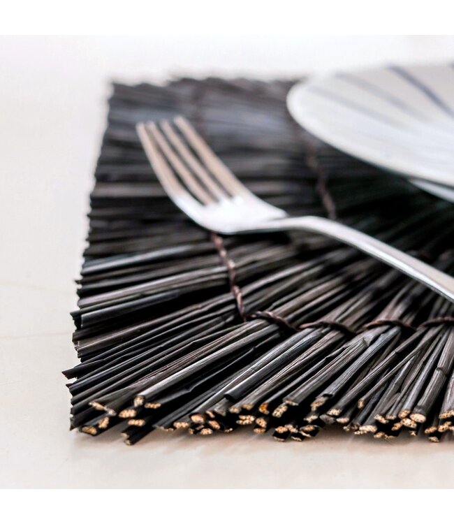 Soeji Zwart zeegras placemat (set van 2, 4 of 6) 36 cm | Rechthoekige vierkante tafelmat VARNA (zwart)