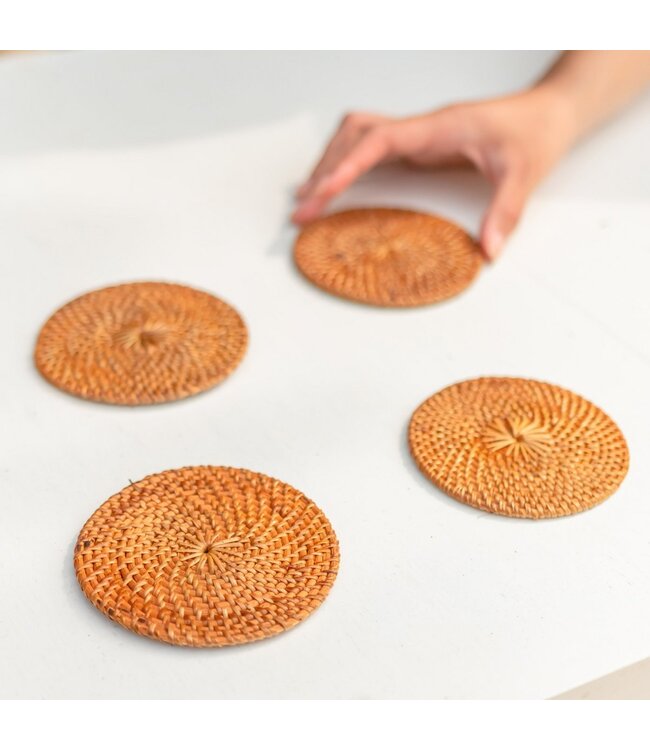 Soeji Ronde rotan onderzetters set van 4 of 8 handgemaakte TIBU