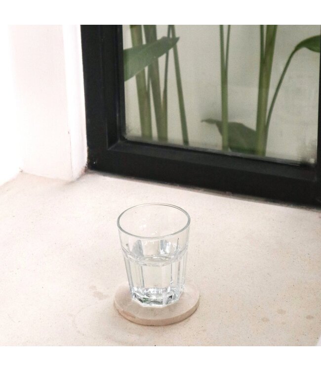 Soeji Ronde marmeren onderzetters set van 4 of 8 handgemaakte RANUKA (wit)