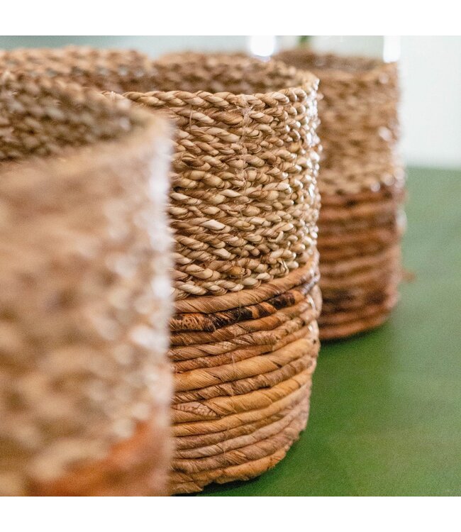 Soeji Kleine zeegrasmand BHINNEKA (tweekleurig) | Plantenmand | Kleine opbergmand | Geweven Boho-mand | Plantenbak | Decoratieve mand | Ronde bloemenmand