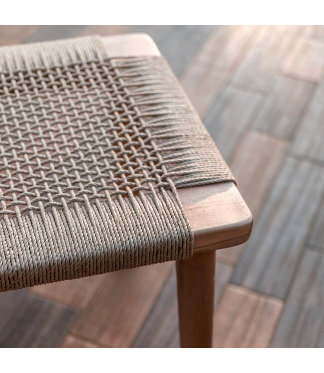 Soeji Grote houten kruk SUNDA gemaakt van Trembesi met een zitvlak van geweven gerecycled papier