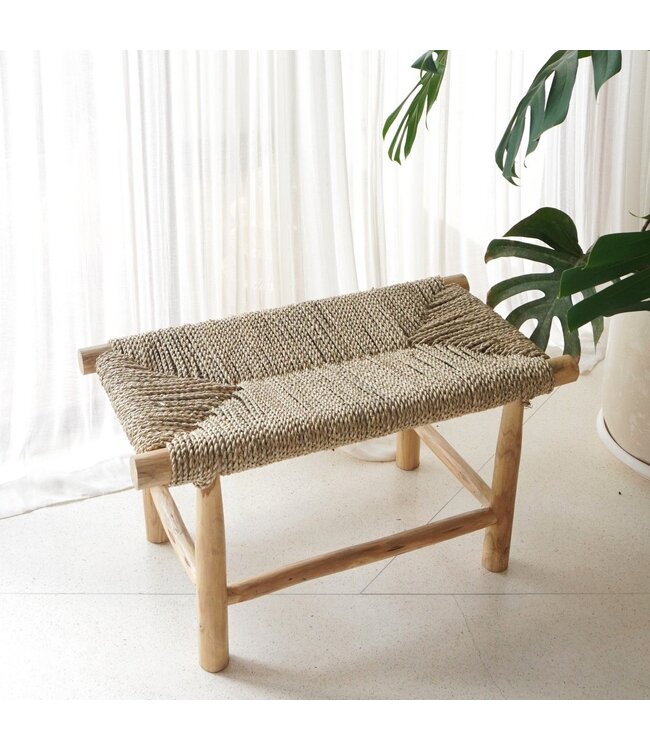 Soeji Bank SUNGAI gemaakt van massief hout met zitvlak van geweven zeegras