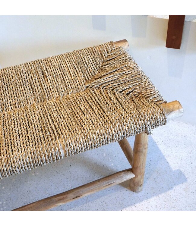 Soeji Bank SUNGAI gemaakt van massief hout met zitvlak van geweven zeegras