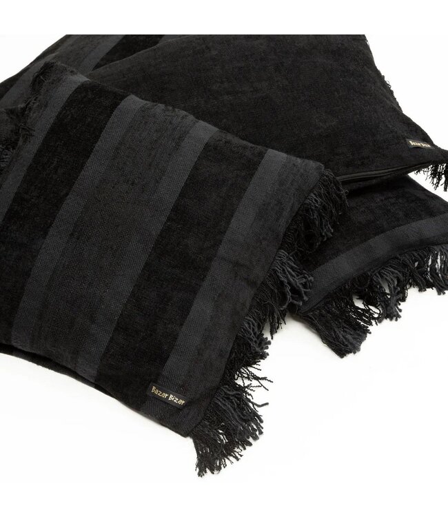 BAZAR BIZAR The Oh My Gee Kussenhoes - Zwart Fluweel - 35x100