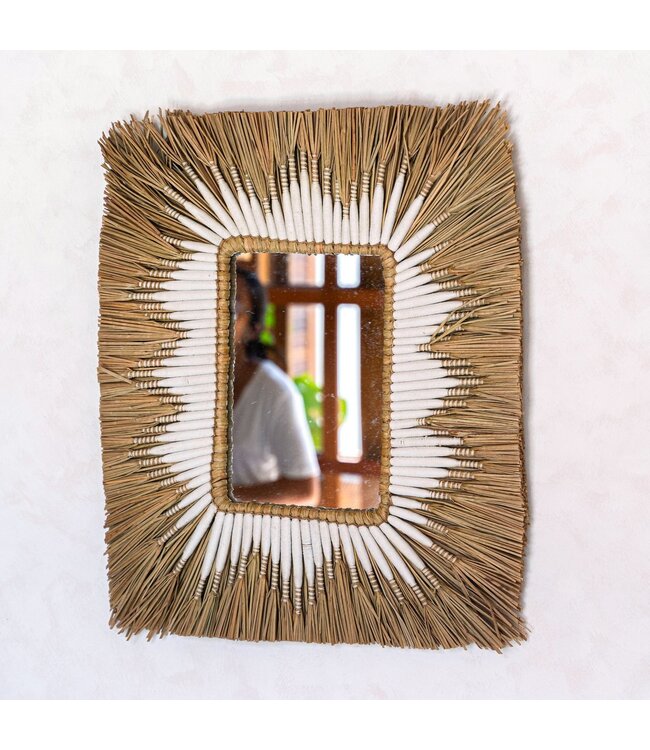 Zeegraswandspiegel - rechthoekige boho -hangende spiegel - randwandspiegel met wit katoenpatroon 60x50 cm kirana