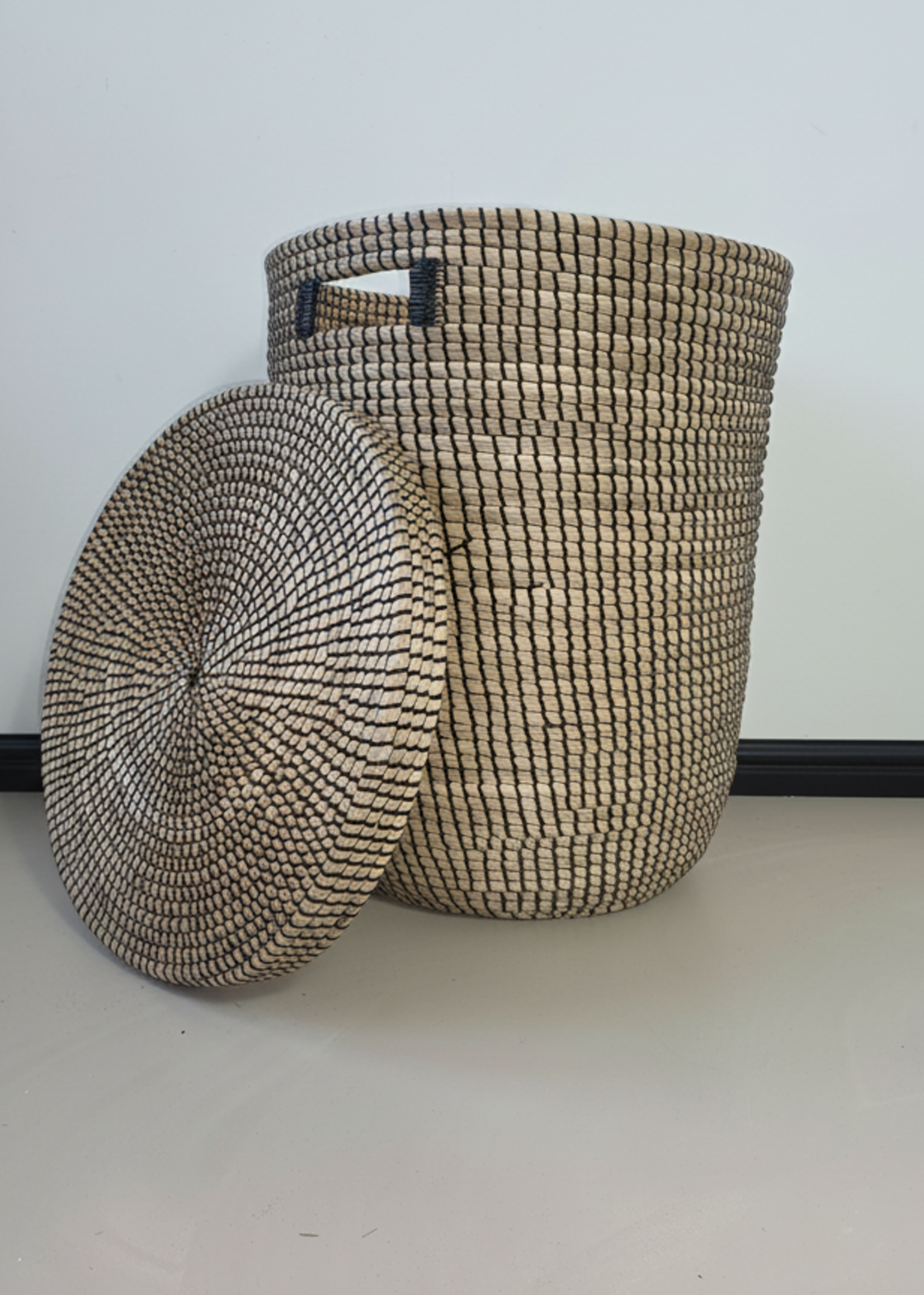 MAISON SUKU Rieten Wasmand & Opbergmand Zwart