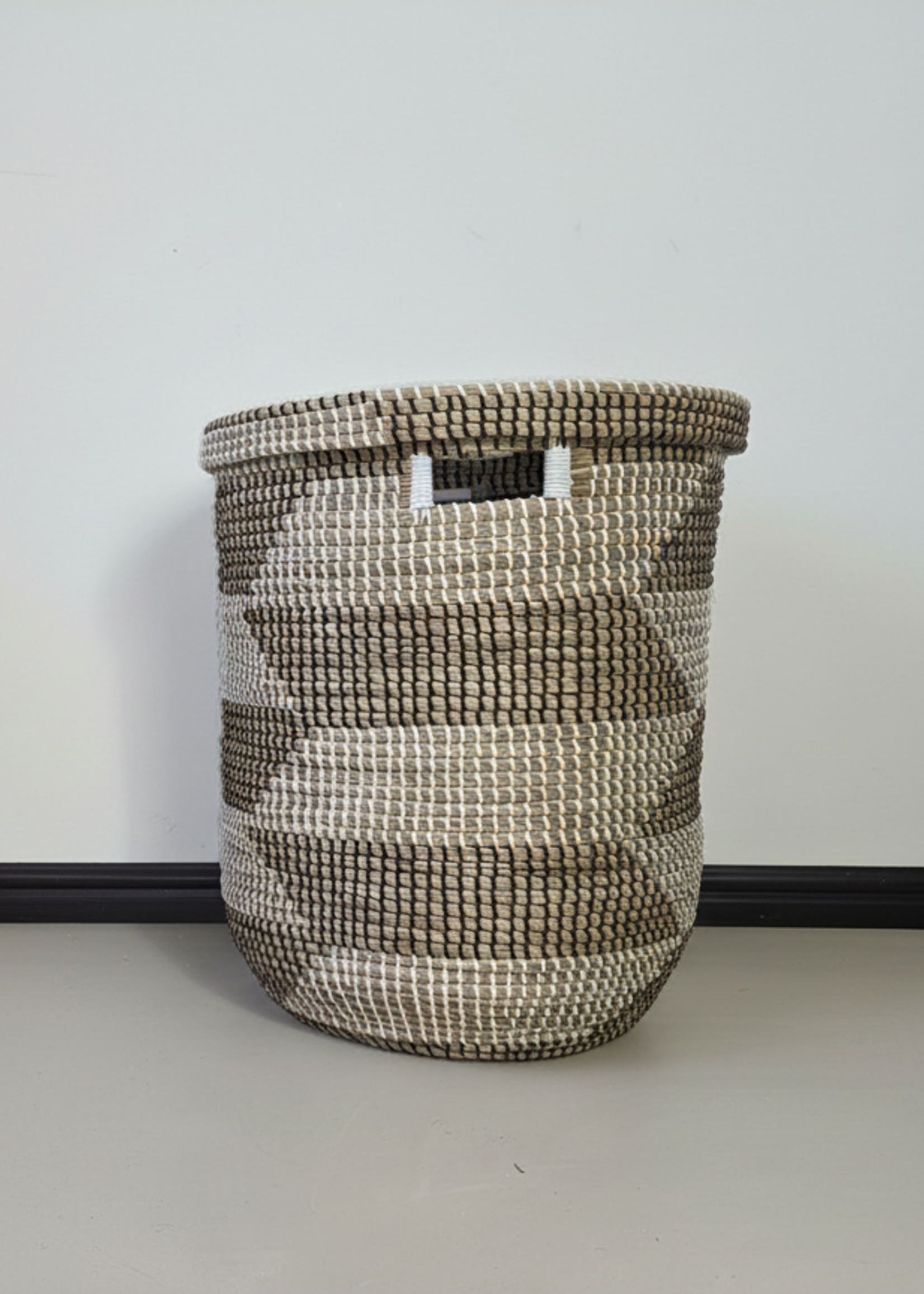 MAISON SUKU Rieten Wasmand & Opbergmand Zwart-Wit