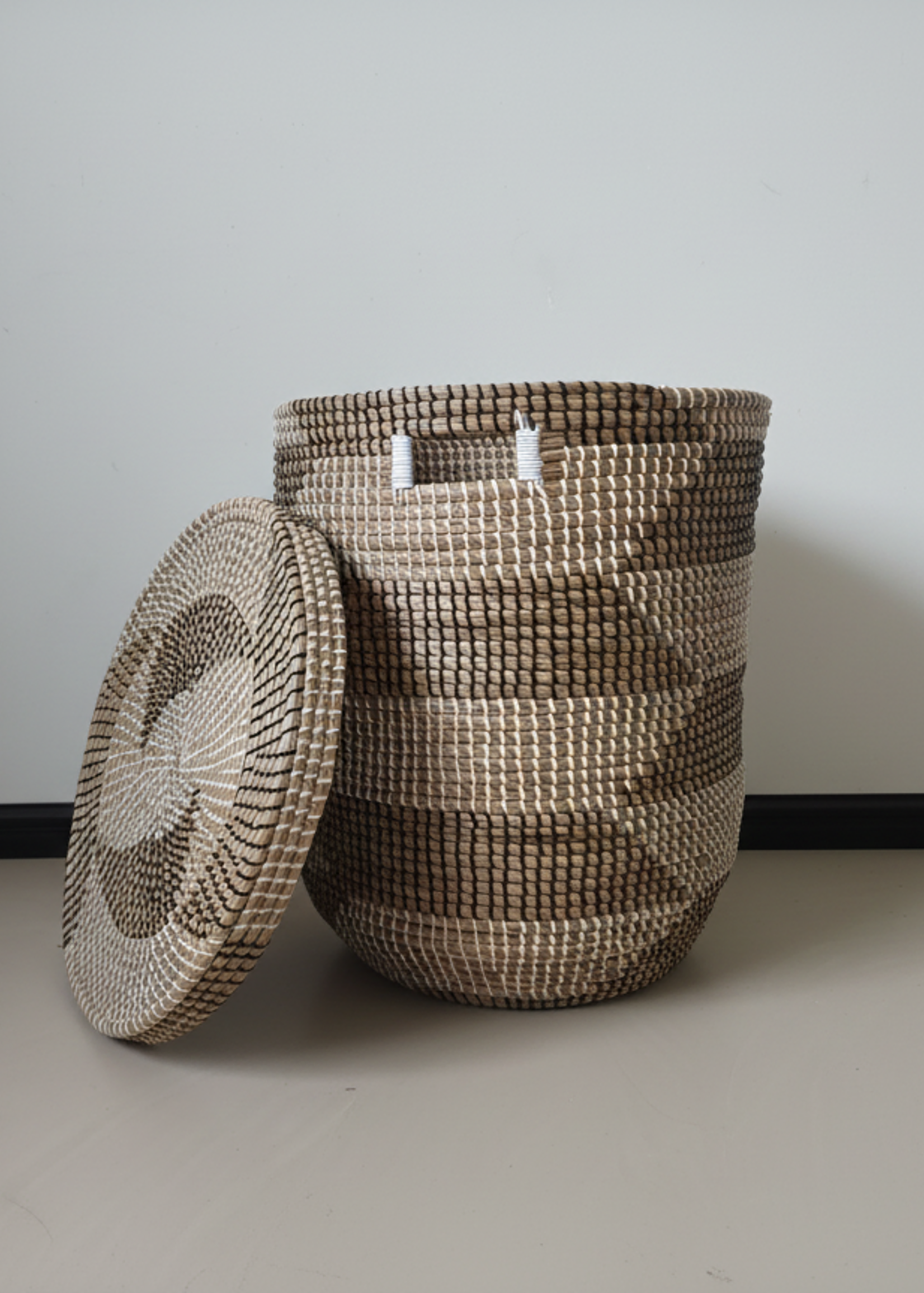 MAISON SUKU Rieten Wasmand & Opbergmand Zwart-Wit