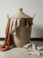 MAISON SUKU Rieten Wasmand & Opbergmand Wit Puntdeksel