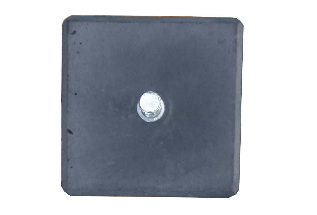 Betonpoer 150x150x100mm met M16 draadstang en facetrand (49 stuks)