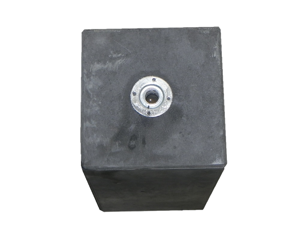Betonpoer 15x15x58cm met facetrand en M20 schroefhuls - 44 stuks