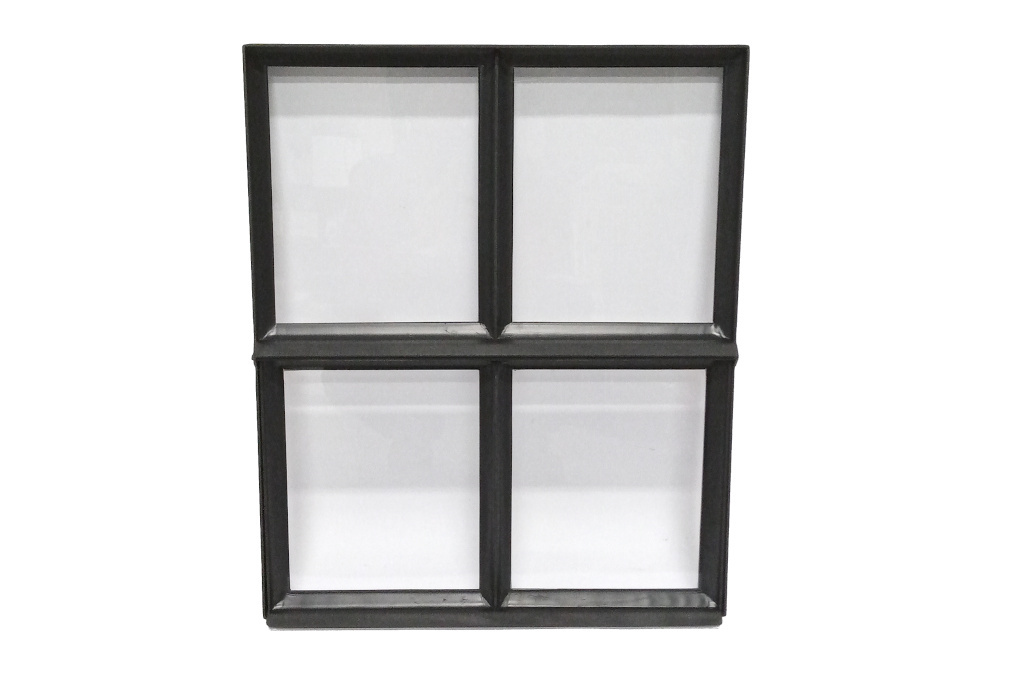 Stalen raam 500x600mm openklapbaar zwart met enkel glas 50mm diep