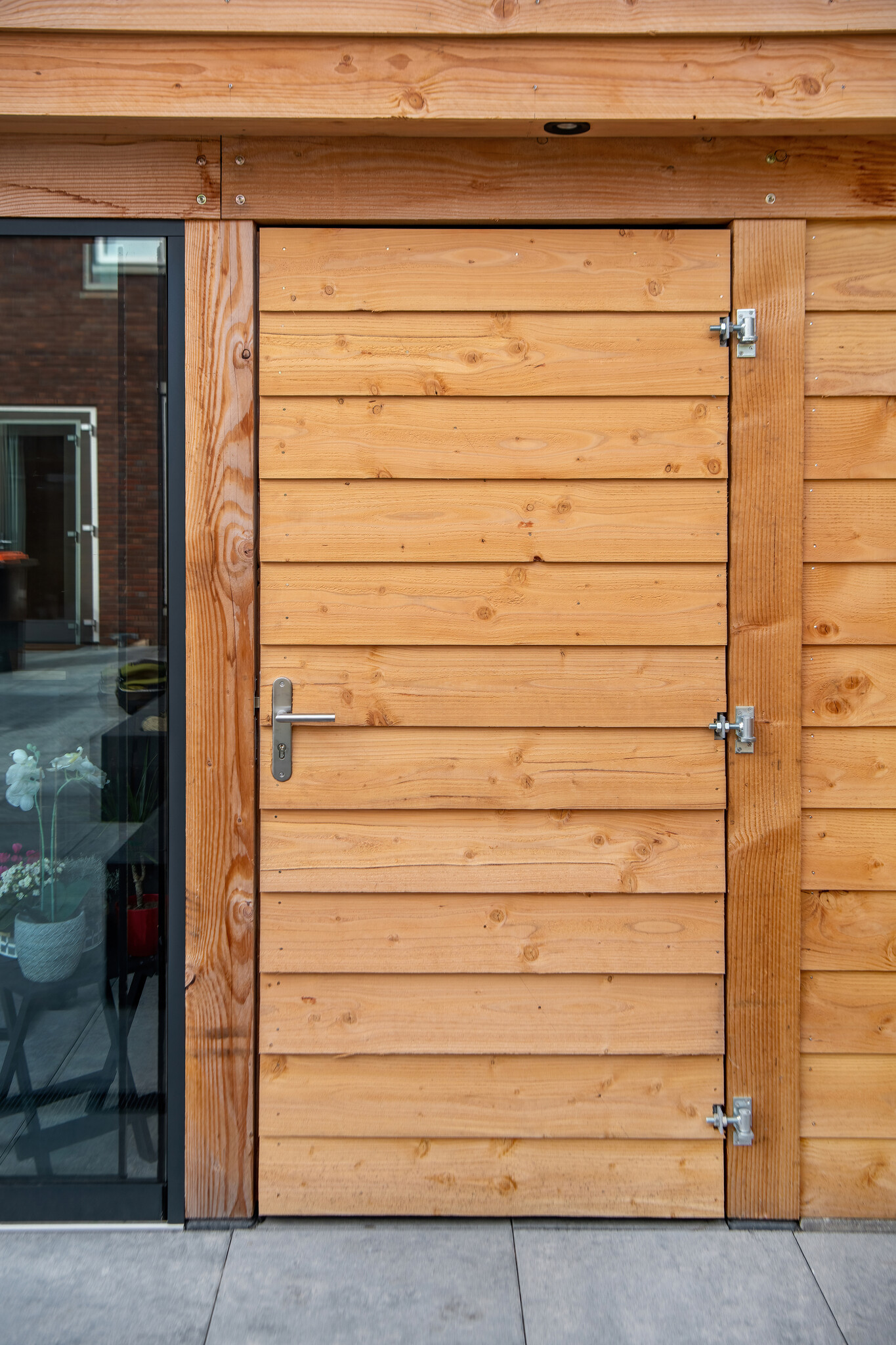 Poortframe 200x100cm metaal zwart met slotkast en 2 stelscharnieren