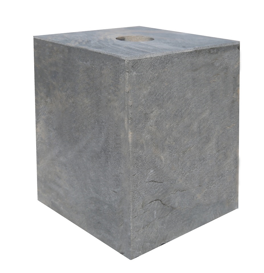 Hardsteen sokkel 240x240x300mm met Ø50mm opening, zonder facet