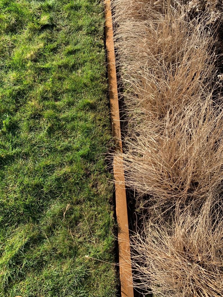 Cortenstaal kantopsluiting 100 cm voor betonband 6x5,2 cm, 1 mm dik