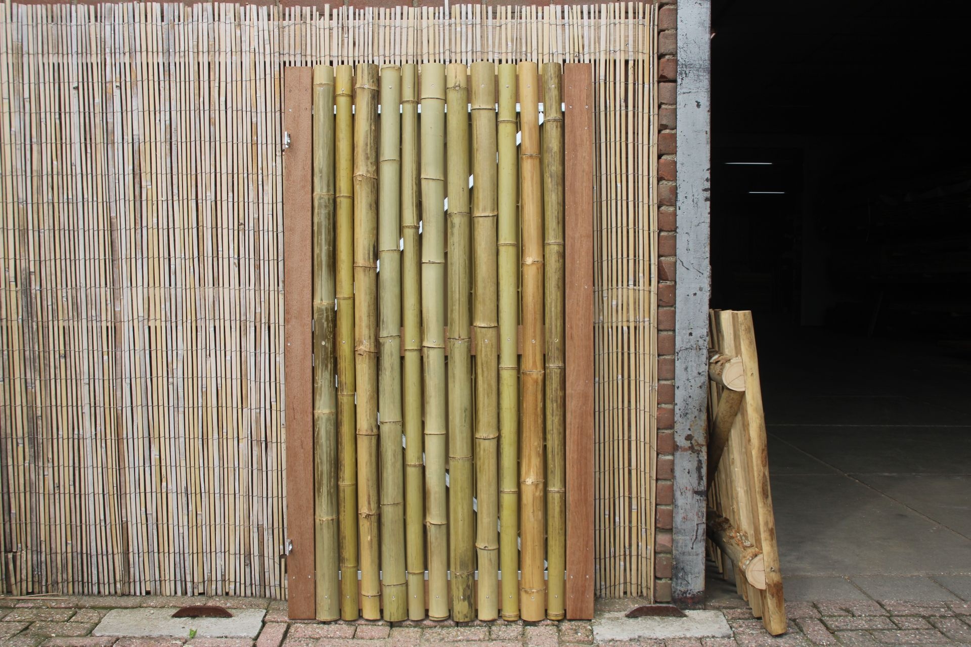 Bamboe tuindeur 100x180 cm op gegalvaniseerd stalen frame Giant