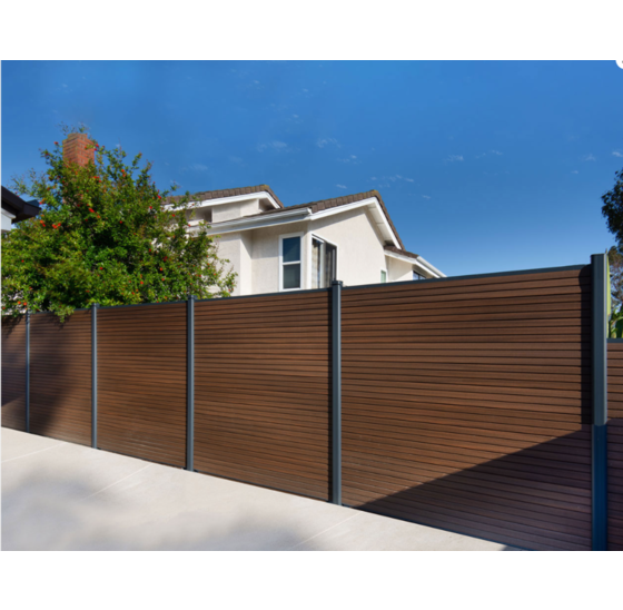 Composiet Schutting 180x180 cm – Teak Triple – Duurzaam & Onderhoudsarm