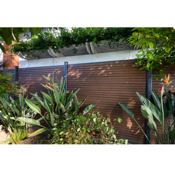 Composiet Schutting 180x180 cm – Teak Triple – Duurzaam & Onderhoudsarm