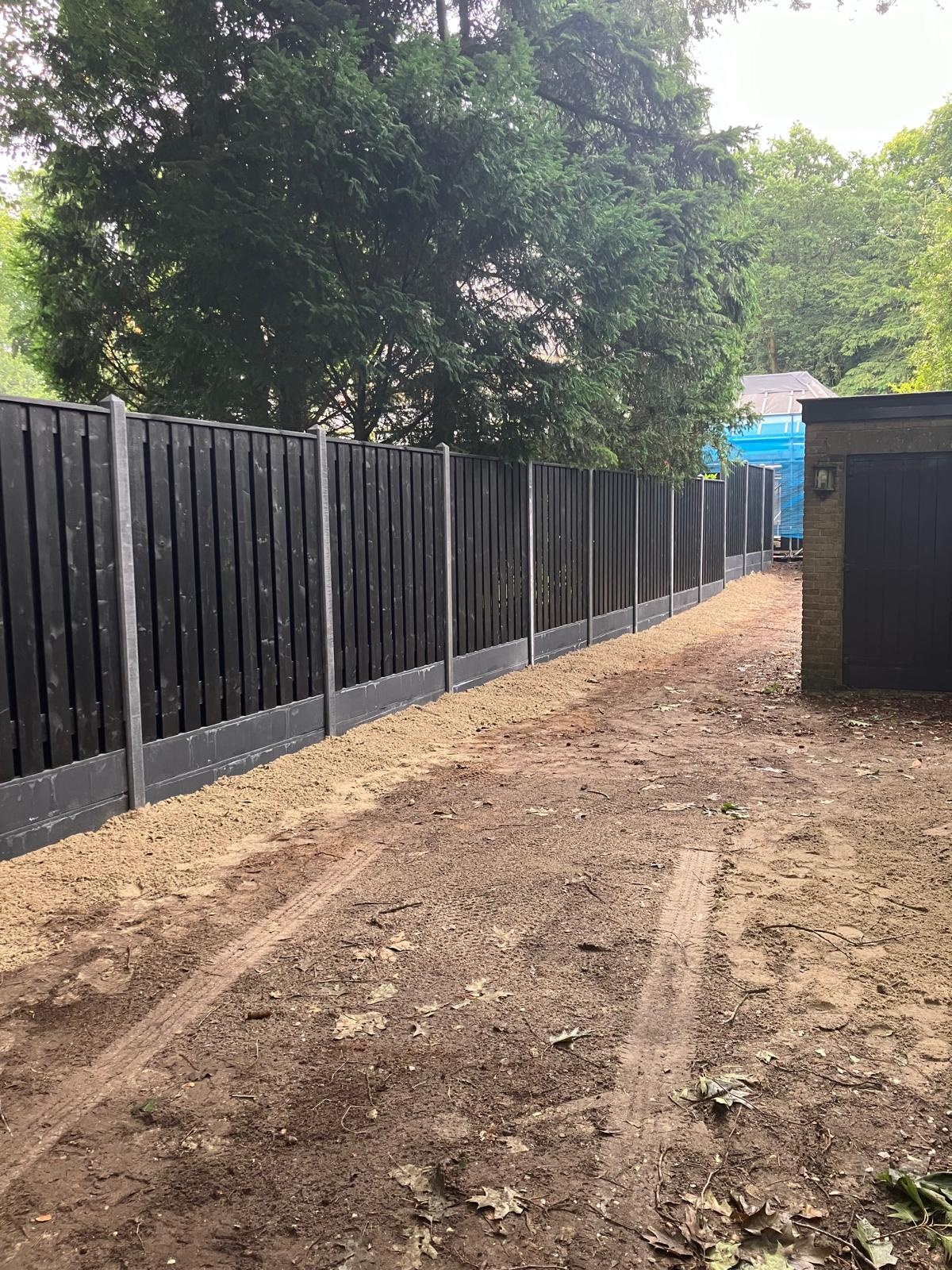 Betonpaal 10x10 cm antraciet met diamantkop voor hout-beton schutting