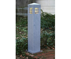 Blauwe hardstenen buitenverlichting met piramide kapje 68 cm