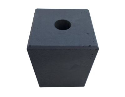 Betonpoer 150x150mm met gat - laag model voor fundering