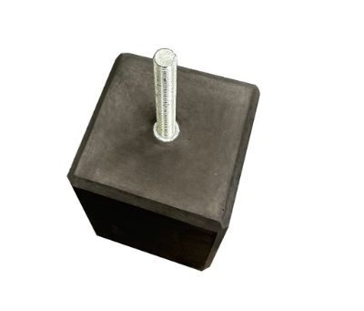 Betonpoer 140x140mm hoogte 200mm met facetrand (zonder plaatje)