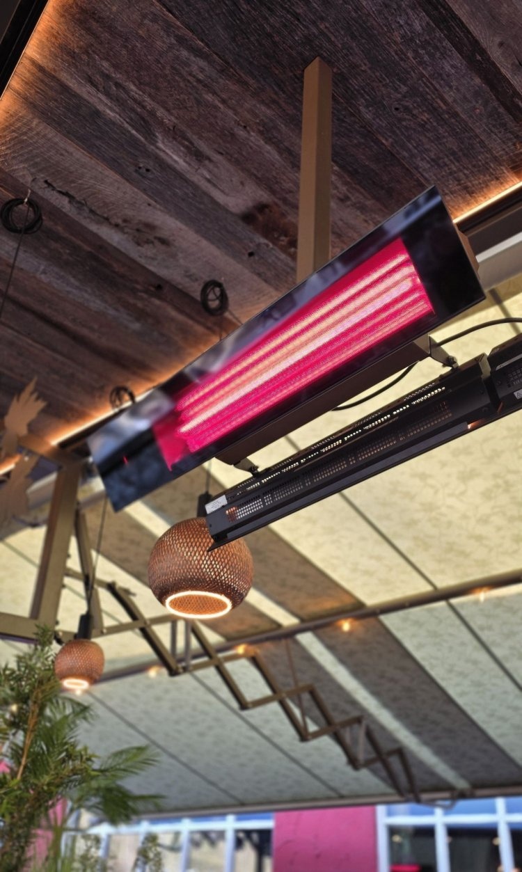 Infrarood terrasverwarmer 2,4 kW zwart met Somfy io-bediening