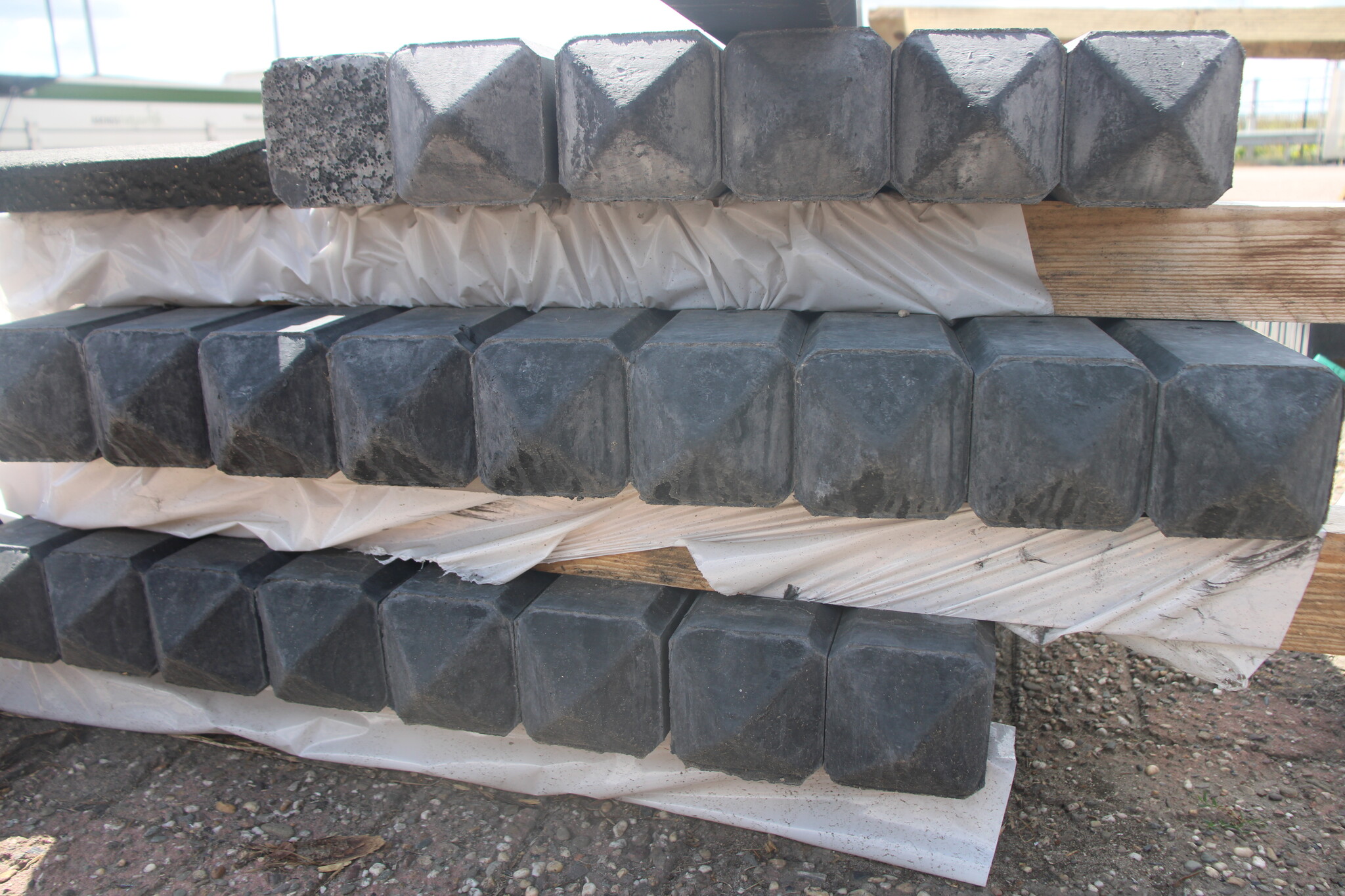Betonpaal antraciet 10x10 cm – 280 cm | Diverse uitvoeringen