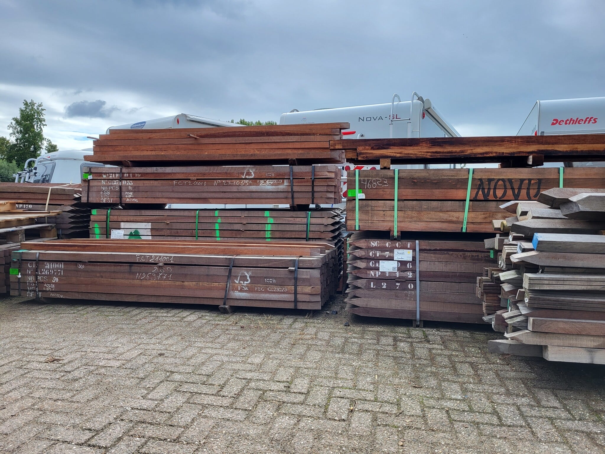 Hardhouten paal bezaagd 7x7x200 cm