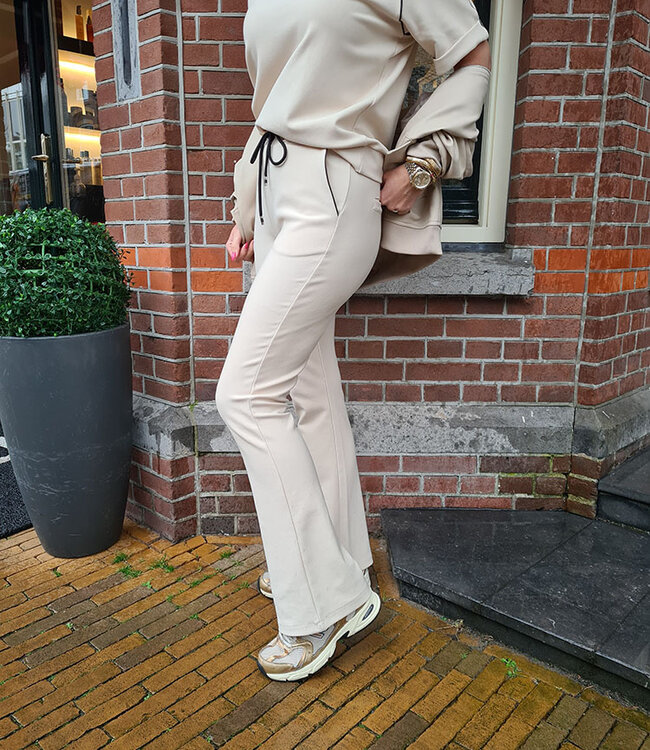 Comfy Flared Broek met Bies Crème