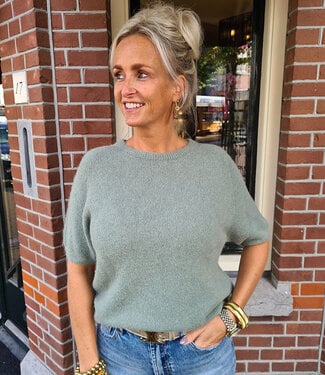 Super Soft Knit Top Korte Mouw Armygroen