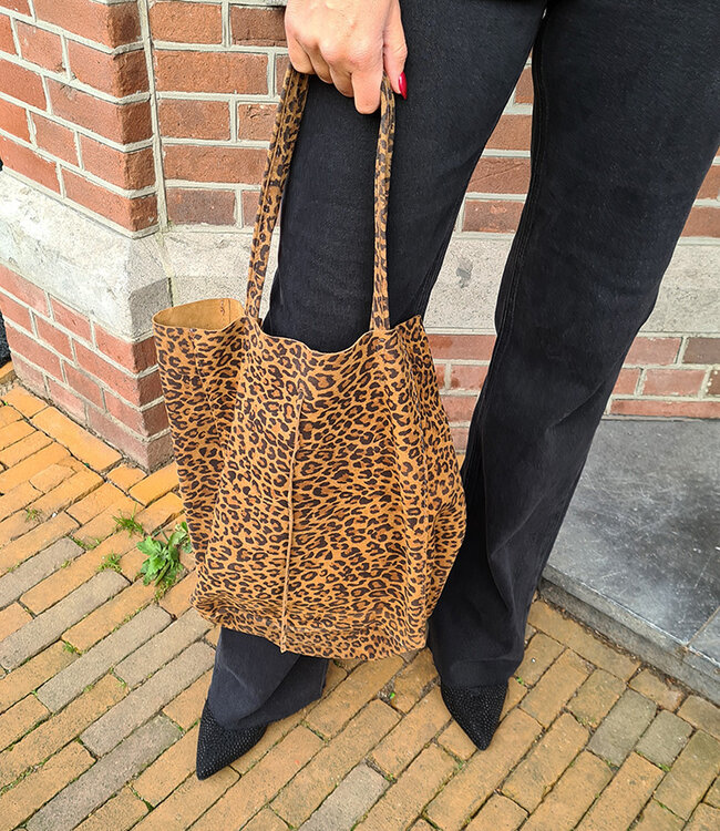 Luxe Shopper Leo Camel