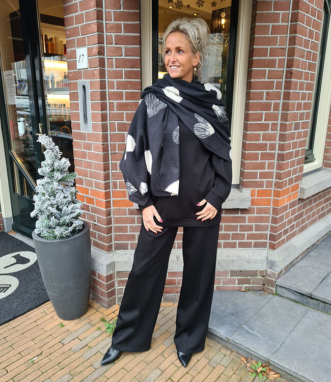 Shawl Zwart/Crème Hartjes