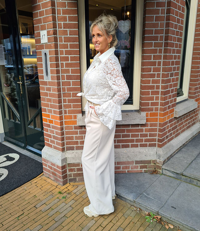 Ambika Kanten Doorknoop Blouse Offwhite