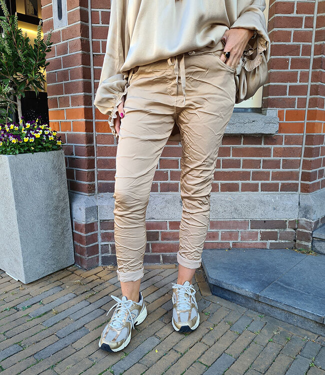 Comfy Zijdelook Jogger Gold