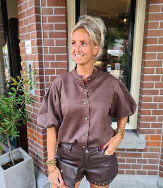 Ambika Suedelook Ballonmouw Blouse Donkerbruin