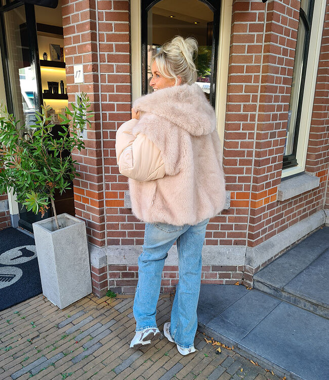 Faux Fur Bomber Jack met Capuchon Beige